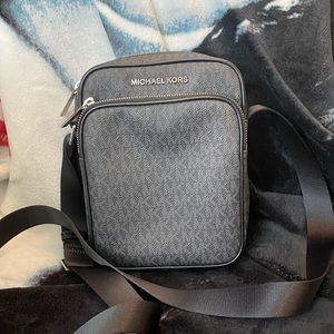 Michael Kors Jet Set Crossbody